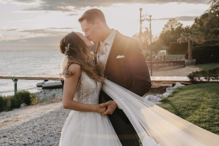 Brautpaarshooting bei Sonnenuntergang – Wieso wir unseren Brautpaaren immer Sunset-Bilder empfehlen